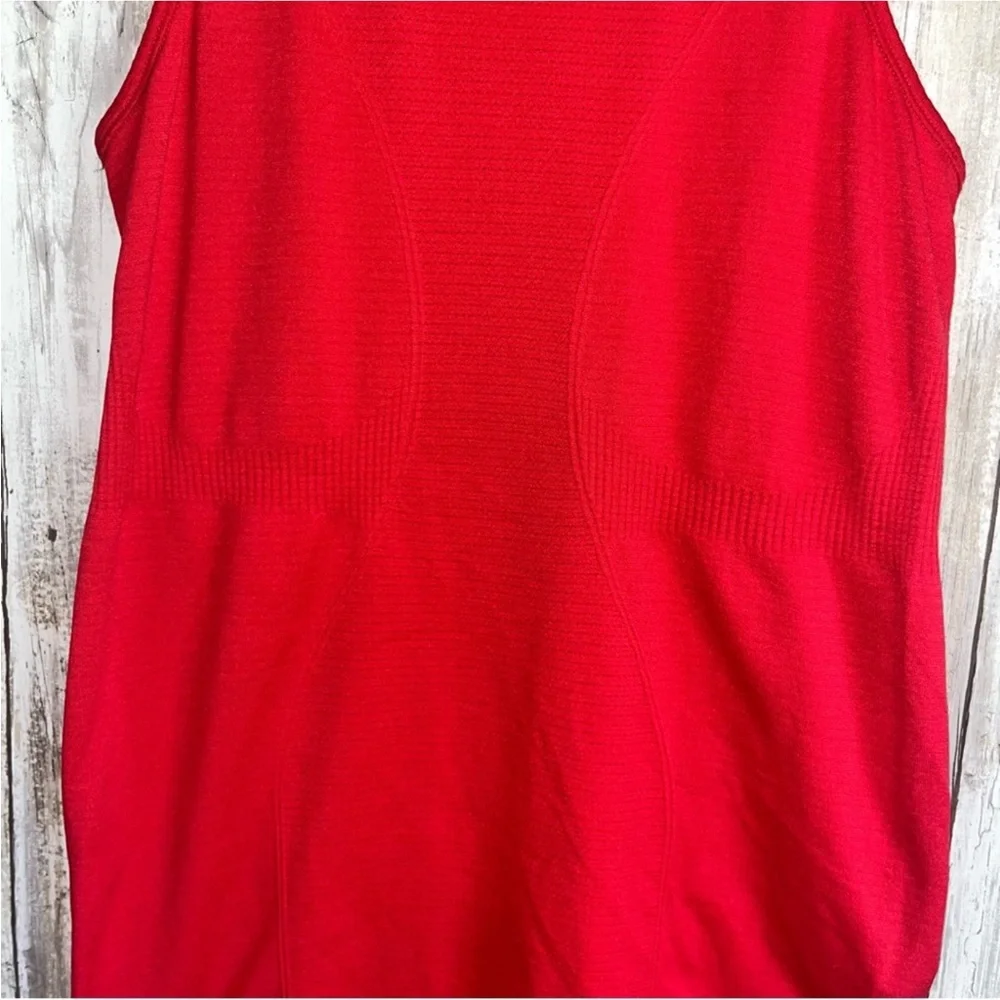 Zyia Red Stretch Tank - Picture 2 of 4